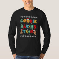 Keksteam backt Lebkuchenmänner mit Weihnachtshüten