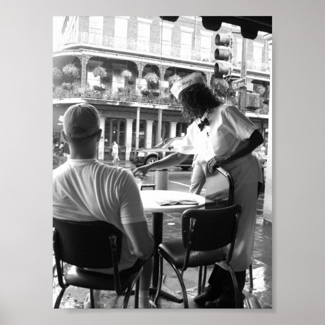 Kellnerin im Cafe' du Monde New Orleans, Louisiana Poster (Vorne)