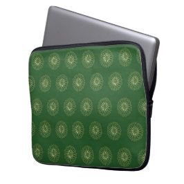 Kelly Green | Golden Zinnia Flower Medallions Laptopschutzhülle