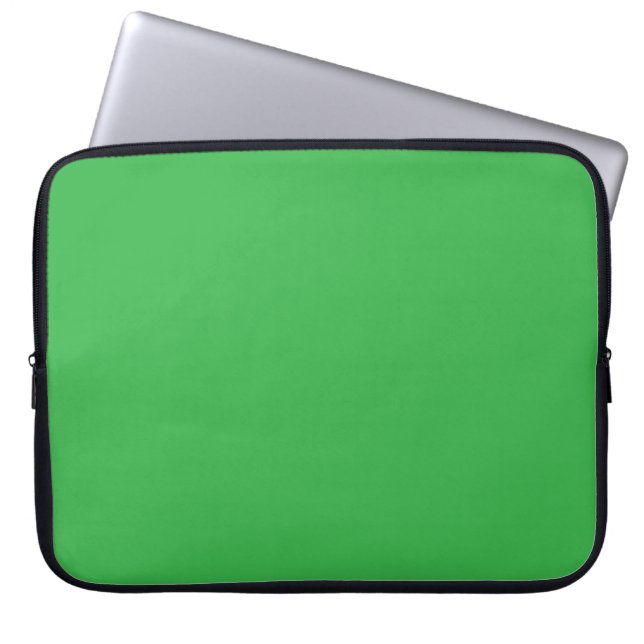 Kelly Green Solid Color Laptopschutzhülle (Vorderseite)