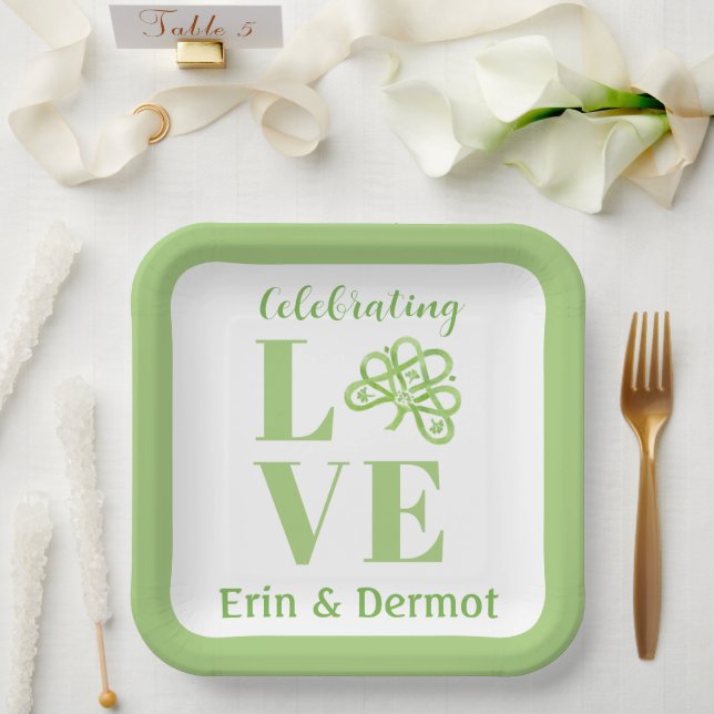 Keltisch grüne Wasserfarbe Shamrock NAME Braut- Pappteller (Hochzeit)