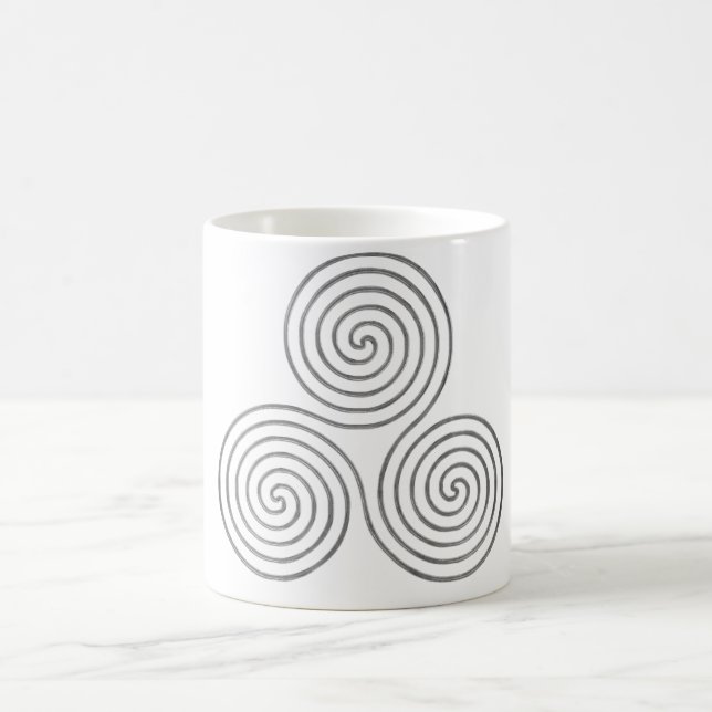 keltische Dreifach-Spirale - One Line antikes Silb Tasse (Mittel)