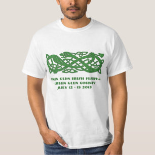 Keltische grüne Schlange auf irischem T-Shirt
