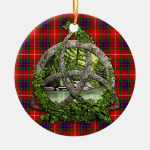Keltischer Dreiheits-Knoten und Clan Fraser Tartan Keramikornament