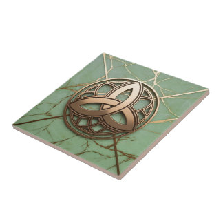 Keltischer Trinity-Knoten auf Sage-Marmor mit gold Fliese