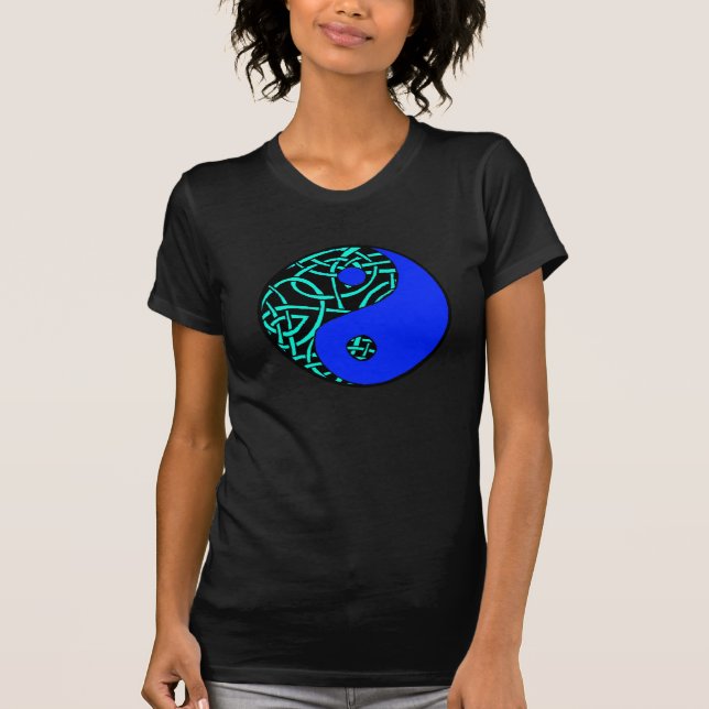 Keltisches yin Yang-T-Shirt (aquamarin und blau) T-Shirt (Vorderseite)