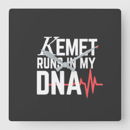 Kemet Runs in My DNA | Quadratische Wanduhr