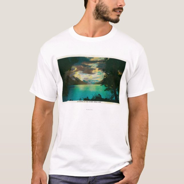 Kenai See, Alaska mit Sturm-Ansammlung T-Shirt (Vorderseite)