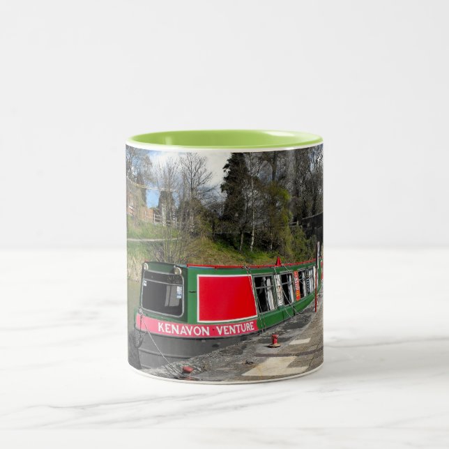 Kenavon Venture bei Devizes Zweifarbige Tasse (Mittel)