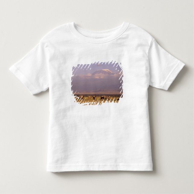 Kenia: Amboseli-Nationalpark, Elefanten Kleinkind T-shirt (Vorderseite)