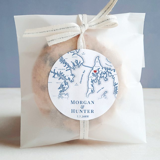 Kent Island Hochzeit in Urlaubsort Elegante Karte  Runder Aufkleber (These Kent Island sticker labels are perfect for wedding favors for your Kent Island Resort wedding)