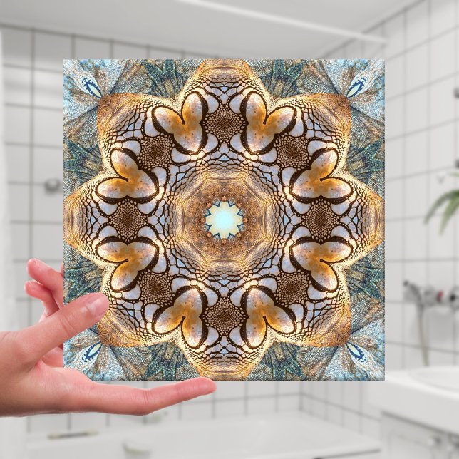 Keramik des künstlerischen Mosaikmusters Fliese (Ceramic tile featuring a geometric abstract design based on original animal skin prints)
