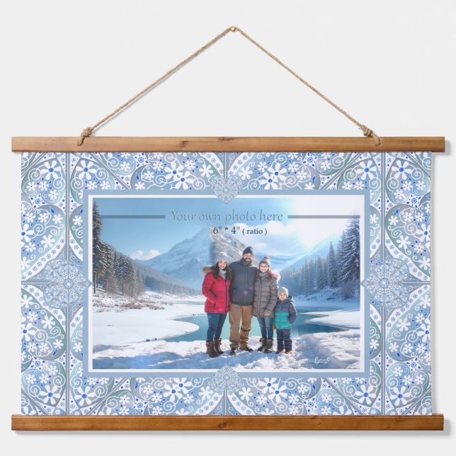 Keramik Lace Light Blue Wandteppich Mit Holzrahmen (Vorne)