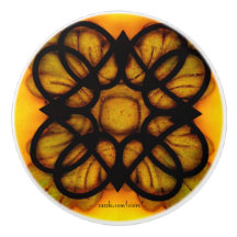 Keramik mit schwarzem Knochen