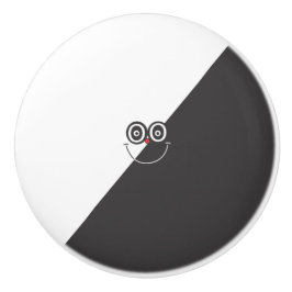 Keramik mit schwarzem und weißem Lächeln Keramikknauf