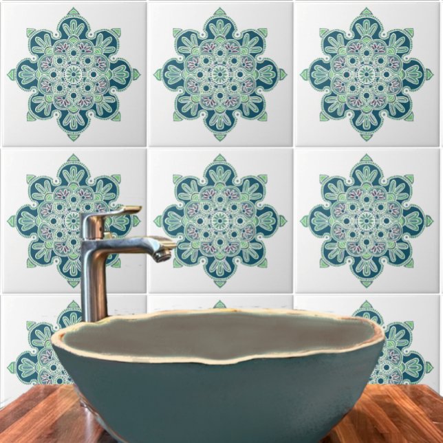 Keramik Tile Medallion mit leichten Grüntönen und  Fliese (Green medallion tile  in bathroom.)