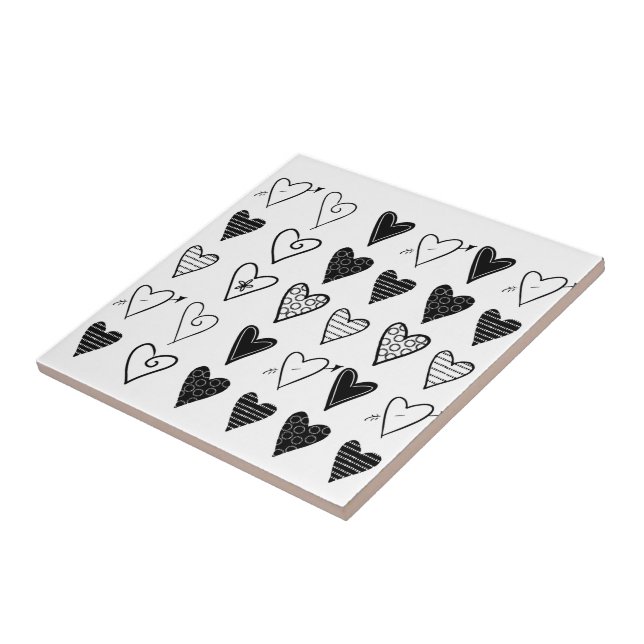 Keramik Tile White and Black Hearts Fliese (Seite)