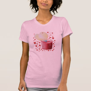 Kerzenkunst der geformten Flamme des Herzens rote T-Shirt