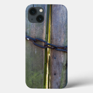Kette auf Holz iPhone 13 Hülle