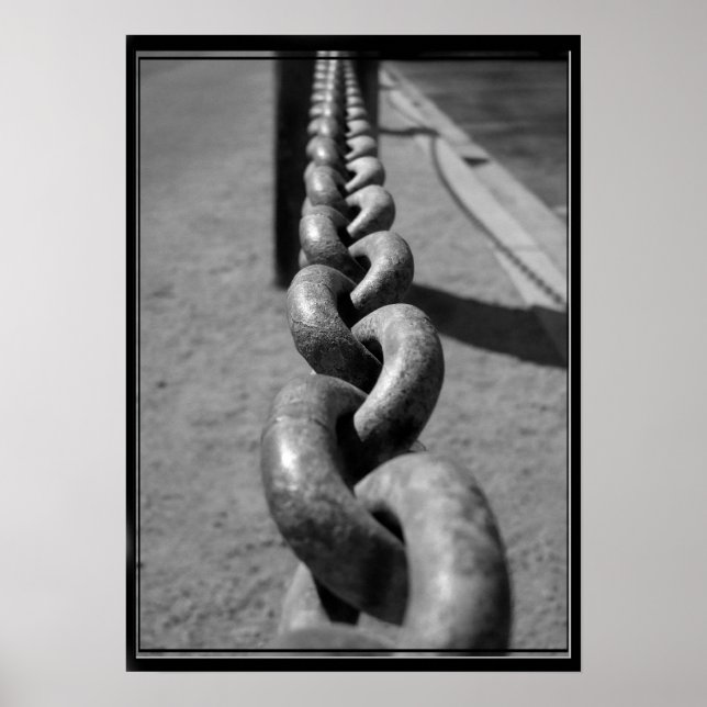 Kette in schwarz-weißem Poster (Vorne)