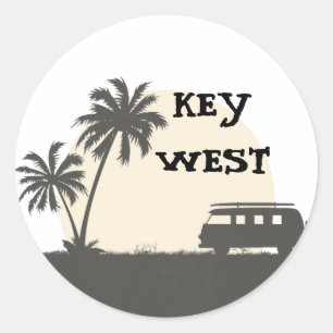 Key West Hippy Van und Surfboard im Mondlicht Runder Aufkleber