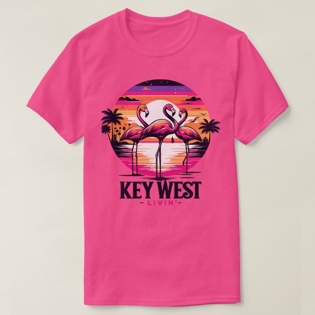 Key West Livin Tropical Flamingo Nacht Szene in Ke T-Shirt (Design vorne)