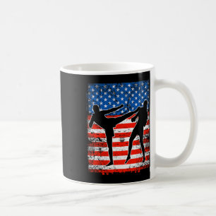 Kickboxkämpfer auf amerikanischer Flagge Patriotis Kaffeetasse