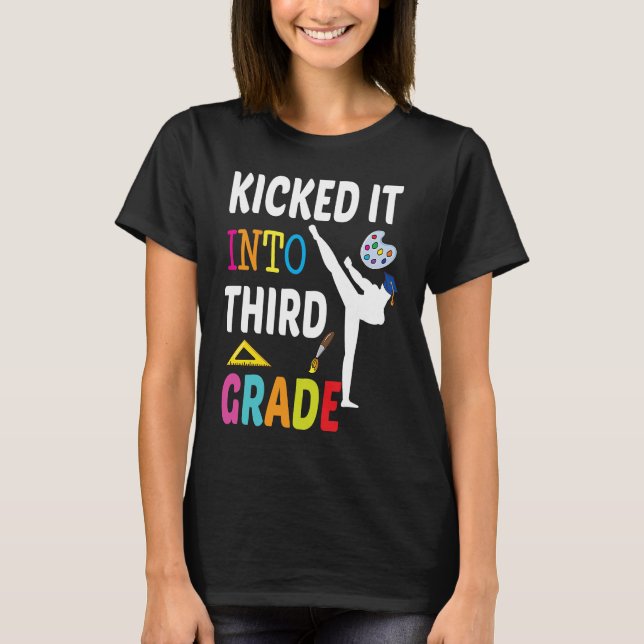 Kicked into 3rd Grade Karate Back To School T-Shirt (Vorderseite)