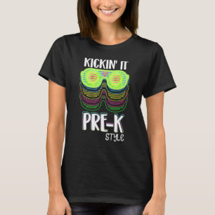 Kickin it Pre-K Style Zurück zu Schullehrern Kinde T-Shirt