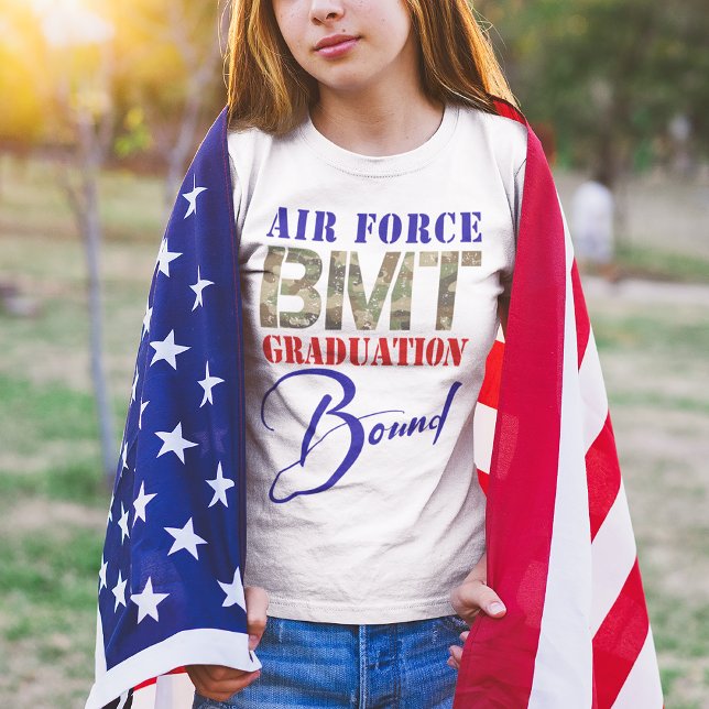 Kids Air Force BMT Abschluss an der Vorderseite T-Shirt (Youth size Air Force BMT Graduation Bound t-shirt for boys and girls, basic military training, camo)