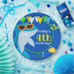 Kids Blue Shark Fintastic Birthday Pappteller<br><div class="desc">Feiern Sie Ihren kleinen Hai zum Geburtstag! Dieses hübsche Blau mit Sonnenbrillen ist ein Hit für Ihr Party. Sämtliche Texte können auf der Einladung angepasst werden. Blasen und Fische sorgen für unterhaltsame Details. Ideal für alle Untersee-Party oder Hai-Party. Grafik nach PrettyGrafik.</div>