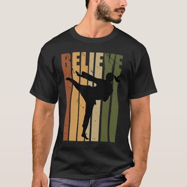 Kids Camouflage Retro Karate Motivating Believe Pr T-Shirt (Vorderseite)