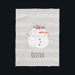 Kids Girly Christmas Blume Snowman und Name Fleecedecke<br><div class="desc">Dieses bezaubernde Kinderdesign besticht durch einen einzigartigen Schneemann im Aquarellstil mit einer Christmassy-Garage. Außerdem bietet es Platz für Sie,  das Objekt mit dem Namen Ihres Mädchens zu personalisieren. Das perfekte Weihnachtsgeschenk für ein Schneemann liebendes Kind!</div>