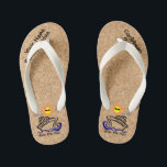 Kids Kinderbadesandalen<br><div class="desc">Zieh dir zwei Lieblingssendungen zusammen - Flip Flops und Kreuzfahrten und mach dich bereit, den Strand zu treffen. Ideal für Familien, eine Reise mit Freunden, Bachelor/ Junggeselinnen-Abschied oder andere besondere Anlässe. Ideal, um zu zeigen, wie viel Spaß Sie haben und Zuhause zu nehmen einen wunderbaren Sake. Personalisieren Sie mit Ihrem...</div>