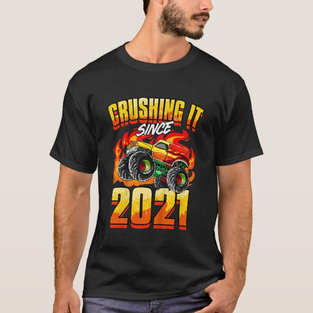 Kids Monster Truck Crushing It Since 2021 Kids Bir T-Shirt (Vorderseite)