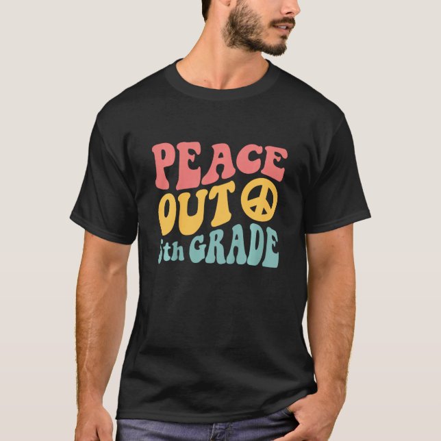 Kids Peace Out 5th Grade  Retro 70 s Last Day Of 5 T-Shirt (Vorderseite)