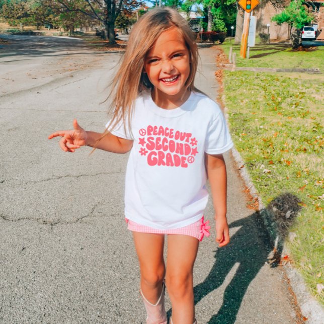 Kids Peace Out Second Grade T - Shirt in Rosa (Von Creator hochgeladen)