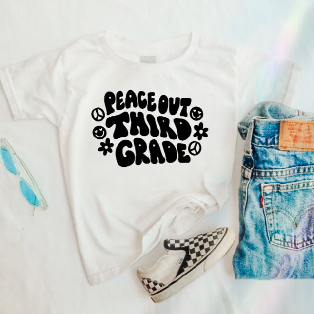 Kids Peace Out Third Grade T - Shirt (Von Creator hochgeladen)