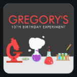 Kids Science Party Quadratischer Aufkleber<br><div class="desc">Ist deine Liebe wissenschaftlich? Ein naturwissenschaftliches Party ist perfekt für den kleinen Wissenschaftler in Ihrem Leben! Machen Sie es zu einer explosiven Kindergeburtstagsfeier mit den von der Enchantfancy Design Company entworfenen Aufklebern für das Kids Science Party. Diese quadratischen Aufkleber verfügen über eine naturwissenschaftliche Labrador-Einstellung, die alles beinhaltet, was Ihr Kind...</div>