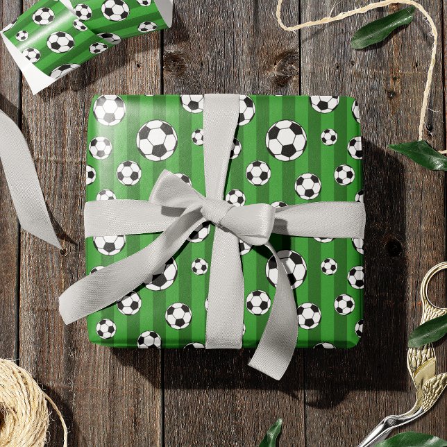Kids Soccer Ball Pattern on Green Stripes Birthday Geschenkpapier (Von Creator hochgeladen)