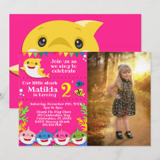 Kids Yellow Rainbow Shark Birthday Foto Einladung
