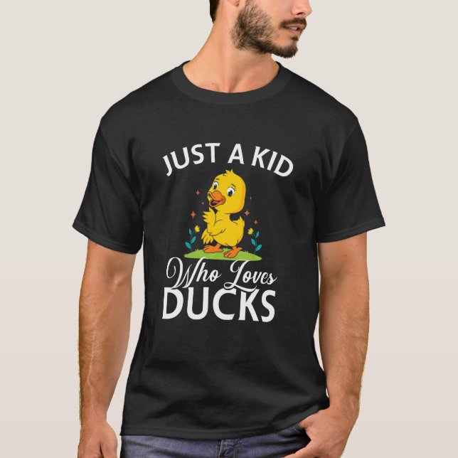 Kids  Yellow Rubber Duck Just A Kid Who Loves Duck T-Shirt (Vorderseite)