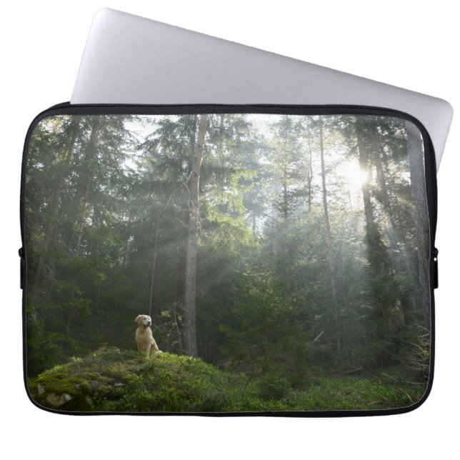 Kiefern-Waldland des golden retriever-Hund| Laptopschutzhülle (Vorderseite)