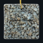 Kieselsteine auf Strandstein-Fotografie Keramikornament<br><div class="desc">Kieselsteine auf Strandstein-Fotografie</div>