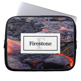 Kilauea Lava Flow mit Ihrem Namen und Monogramm Laptopschutzhülle
