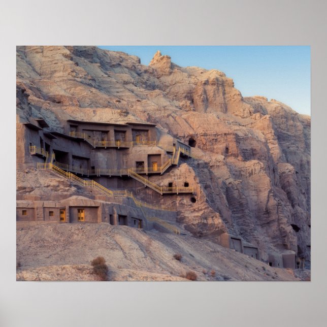 Kilzil Thousand Buddha Caves, Kuche, in der Nähe Poster (Vorne)