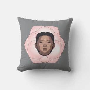 Kim Jong Un über Magnolien auf Grau Kissen