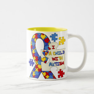 Kind mit Autismus-Bewusstseins-Band Zweifarbige Tasse