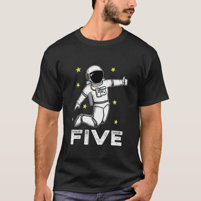 Kinder 5 Jahre Junge Astronautin gibt Spaziergang T-Shirt (Vorderseite)