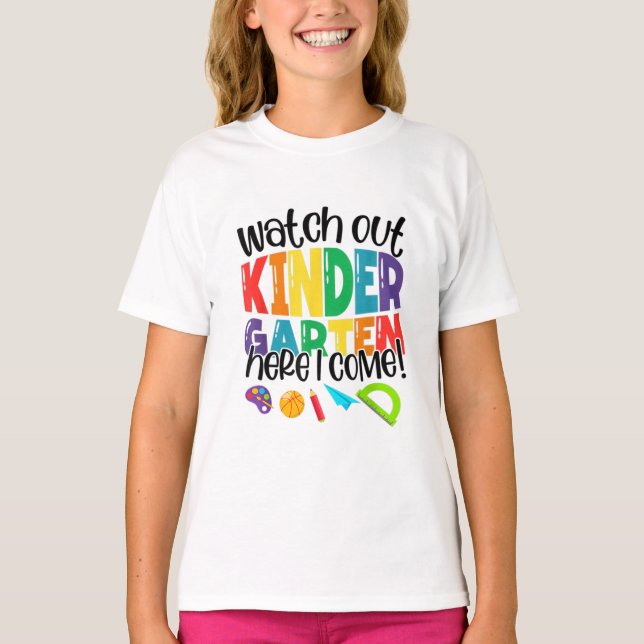Kinder beobachten Kindergarten T-Shirt (Vorderseite)